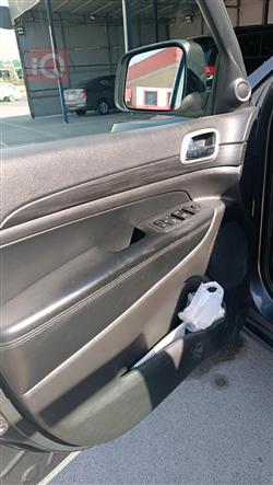 جیپ گراند شیرۆکی